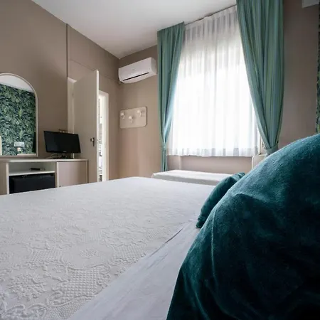 Hotel Milmar Отель Морской Милан